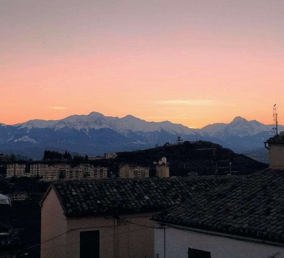Casa In Centro Storico Vista Gran Sasso Leilighet Atri Eksteriør bilde
